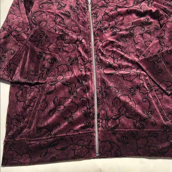 Karen Scott Floral Scroll-Print Velour Burgundy and Black Zip up jacket size M - Picture 3 of 6